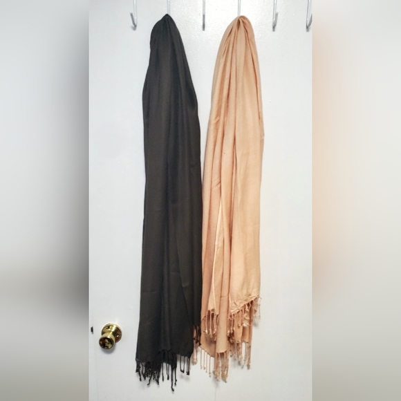 4/20$ Pashminas - Picture 4 of 4